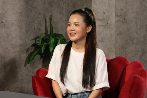 Nữ ca sĩ nổi tiếng Vbiz lần đầu tiết lộ bị vỡ nợ, chồng phản bội