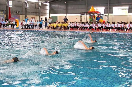 Thạch Thành khai mạc hè, Ngày Olympic trẻ em và Phát động toàn dân tập luyện môn bơi phòng, chống đuối nước năm 2024