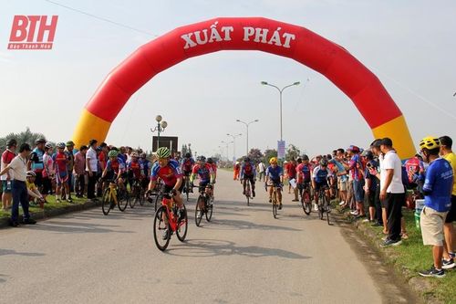 Gần 100 tay đua tranh tài tại Giải đua Xe đạp TP Thanh Hóa lần thứ VIII - năm 2024