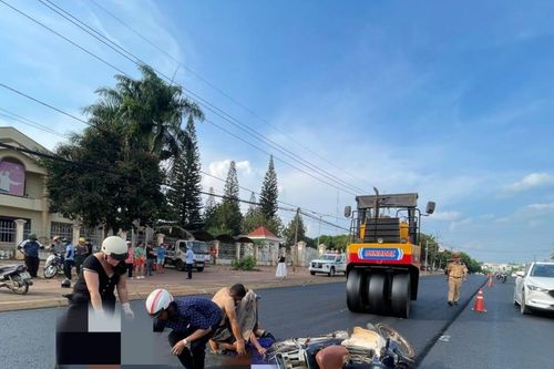 Đak Đoa: Xe máy va chạm với xe lu đang thi công quốc lộ 19 làm một người tử vong