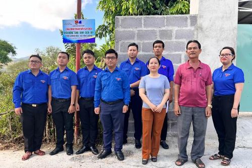 Khánh thành công trình thanh niên Tuyến đường 'Sáng - Xanh - Sạch - Đẹp' tại xã Vĩnh Lương