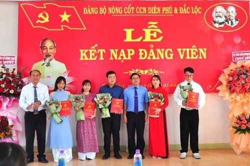 Đảng bộ Nòng cốt Cụm Công nghiệp Diên Phú và Đắc Lộc: Kết nạp 5 đảng viên mới và thành lập thêm 2 chi bộ