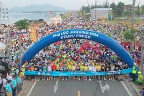 Hơn 2.000 vận động viên tham gia giải chạy Phú Lộc Jogging 2024