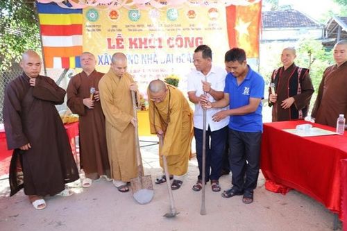 Bình Định: Lễ đặt đá khởi công xây dựng nhà đại đoàn kết đến gia đình người đồng bào Ba Na