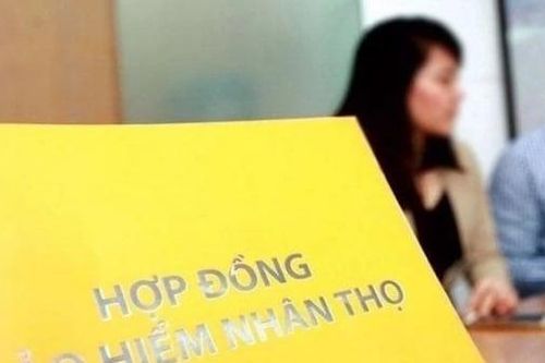 Doanh thu phí bảo hiểm tiếp tục giảm