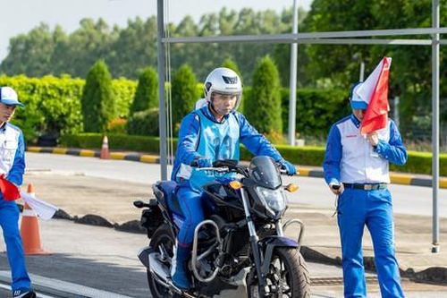 Thị trường xe máy: Nhiều lối đi mới giữa khó khăn