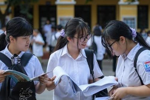 Top 3 trường chuyên có tỉ lệ chọi vào lớp 10 cao nhất Hà Nội: Môn nào 'gắt' nhất?