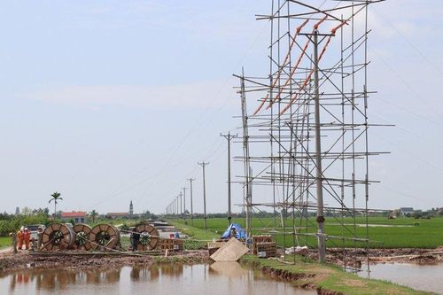 Kéo dây dự án thành phần đầu tiên của đường dây 500kV mạch 3