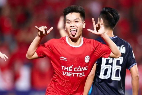Mất người từ sớm, Thể Công Viettel thoát thua sân nhà