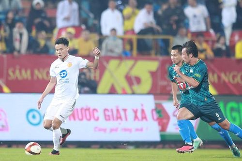 Thép xanh Nam Định rộng cửa vô địch