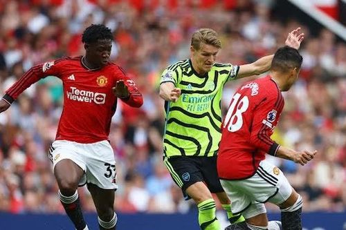 Rooney tố cầu thủ MU giả chấn thương