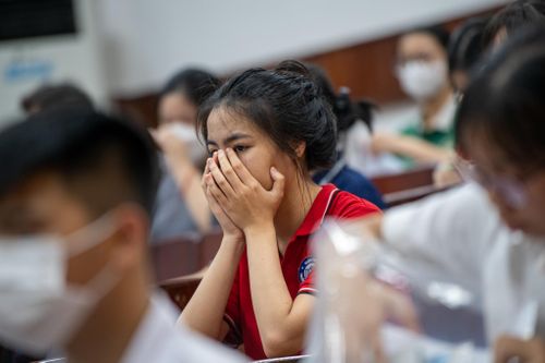 1 chọi hơn 21 vào lớp chuyên Anh của trường chuyên Sư phạm