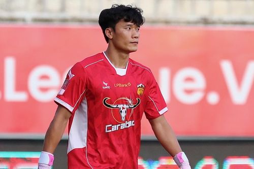 Bùi Tiến Dũng cản penalty giúp HAGL cầm chân Nam Định