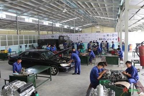 Xứng đáng là trung tâm đào tạo nhân viên kỹ thuật ngành xe-máy và quân khí hàng đầu của Quân đội
