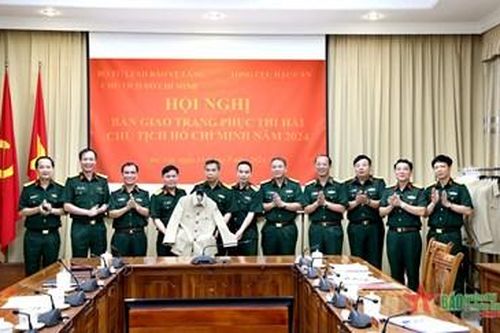 Bàn giao Trang phục Thi hài Chủ tịch Hồ Chí Minh năm 2024