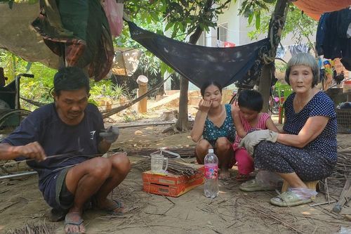 Bi đát gia cảnh 1 gia đình toàn người tâm thần, bệnh tật