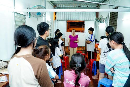Cô giáo hơn 40 năm gắn bó với trò nghèo