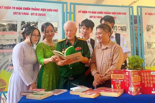 Giao lưu nhân chứng lịch sử dịp kỷ niệm 70 năm Chiến thắng Điện Biên Phủ