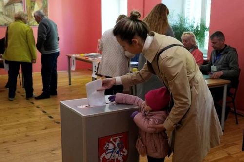 Bầu cử tổng thống Lithuania: Hoàn tất vòng 1, ai đang dẫn trước?
