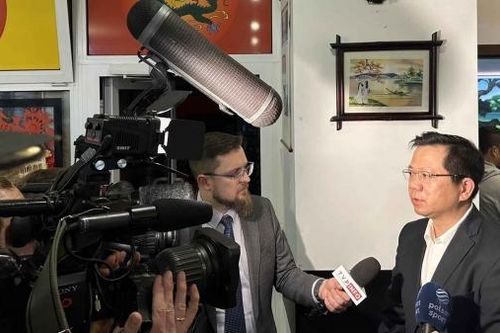 Vụ cháy trung tâm thương mại tại Ba Lan: Đại sứ Hà Hoàng Hải làm việc với lãnh đạo hội đoàn người Việt Nam