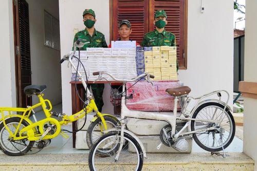 Bắt giữ đối tượng vận chuyển hàng hóa trái phép