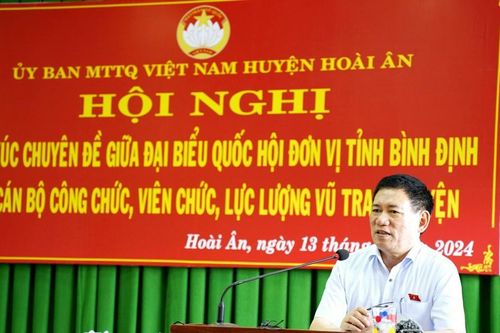Bộ trưởng Bộ Tài chính Hồ Đức Phớc tiếp xúc cử tri tỉnh Bình Định