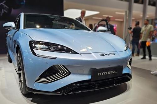 Mỹ chuẩn bị đánh thuế gấp 4 lần với xe điện Trung Quốc