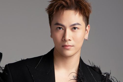 'Đám cưới nào của showbiz cũng đi, đồng nghiệp càng lo cho tôi'