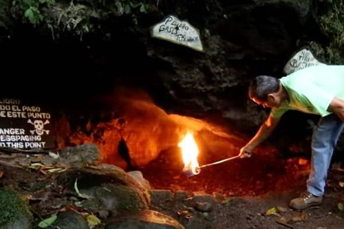 Bí ẩn 'hang tử thần' tiêu diệt mọi sinh vật bước vào bên trong