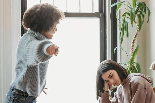 Chồng và bạn thân gian díu, tôi đau đớn tột cùng nhưng quyết không ly hôn