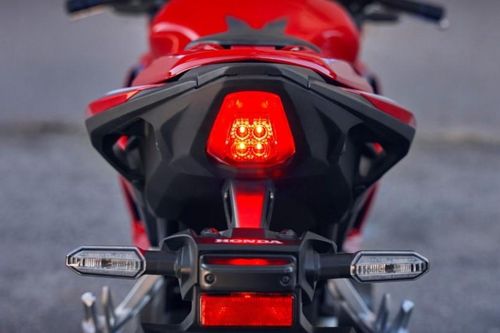 Honda ra mắt 'tân binh' xe côn tay cực xịn 'đàn anh' Winner X, đẹp lấn át Yamaha Exicter, giá dễ mua