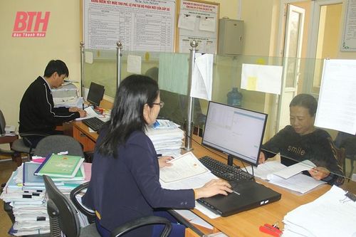 Xây dựng nền hành chính vì Nhân dân phục vụ