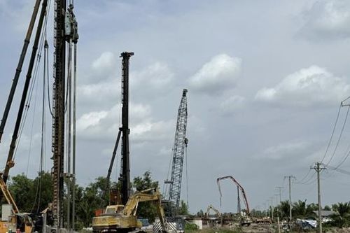 Doanh nghiệp ngành xây dựng: Tự 'bắn chân nhau', đưa nhau vào bế tắc