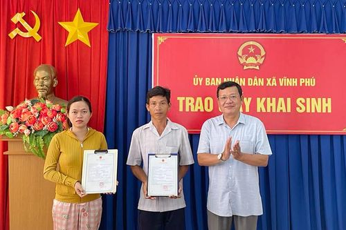 'Chính quyền thân thiện vì Nhân dân phục vụ'