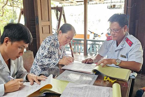 Kiểm tra an toàn thực phẩm các cơ sở mắm tại Châu Phú