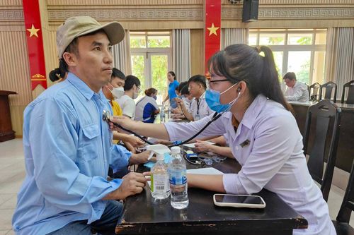 Gần 2.500 thanh niên công nhân được khám bệnh, phát thuốc miễn phí