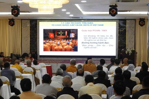Gia Lai: 200 đại biểu chức sắc tôn giáo nghe phổ biến pháp luật về tín ngưỡng, tôn giáo