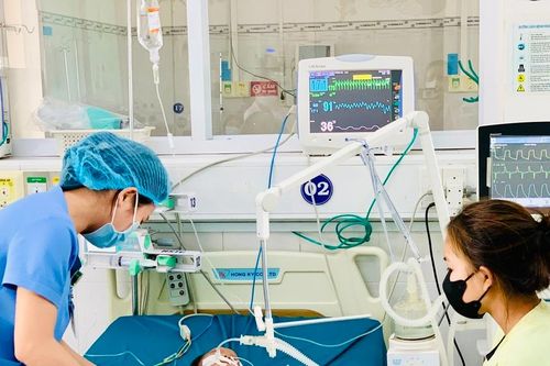 Điều dưỡng viên-những cống hiến thầm lặng