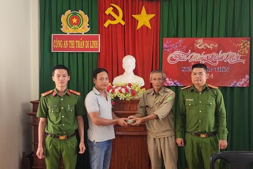 Nhặt được 70 triệu đồng, trao trả người đánh rơi