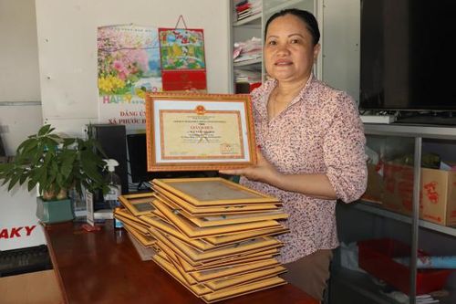 Tám Hoa lo 'chuyện bao đồng'!