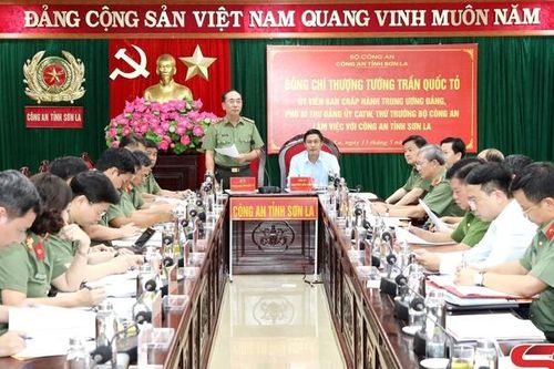 Thứ trưởng Bộ Công an thăm, làm việc với Công an Sơn La