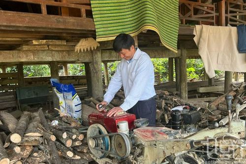Quan tâm thực hiện chính sách với người có uy tín