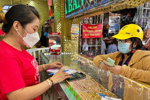 Cấm mua bán vàng bằng tiền mặt, minh bạch nhưng không khả thi?