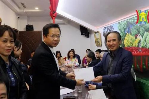 Chung tay chia sẻ cùng bà con người Việt tại Ba Lan