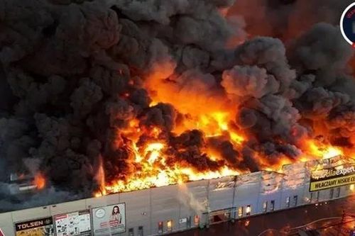 Bộ Ngoại giao gửi thư thăm hỏi người Việt tại Ba Lan