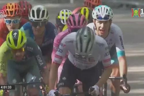Tadej Pogacar chiến thắng chặng 8 giải Giro D'italia 2024