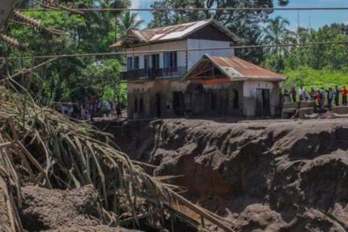 Indonesia: Lũ lụt và dung nham lạnh từ núi lửa khiến 37 người chết