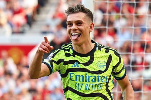 Đánh bại Man Utd, Arsenal lấy lại ngôi đầu Ngoại hạng Anh