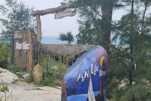 Loạt nhà hàng, homestay mọc sai phép trên bãi biển đẹp ở Thừa Thiên - Huế