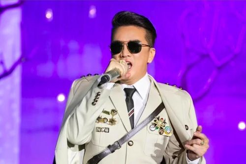 Sở VH-TT Hà Nội lập hội đồng tổng duyệt đêm nhạc Mr Đàm sau sự cố trang phục